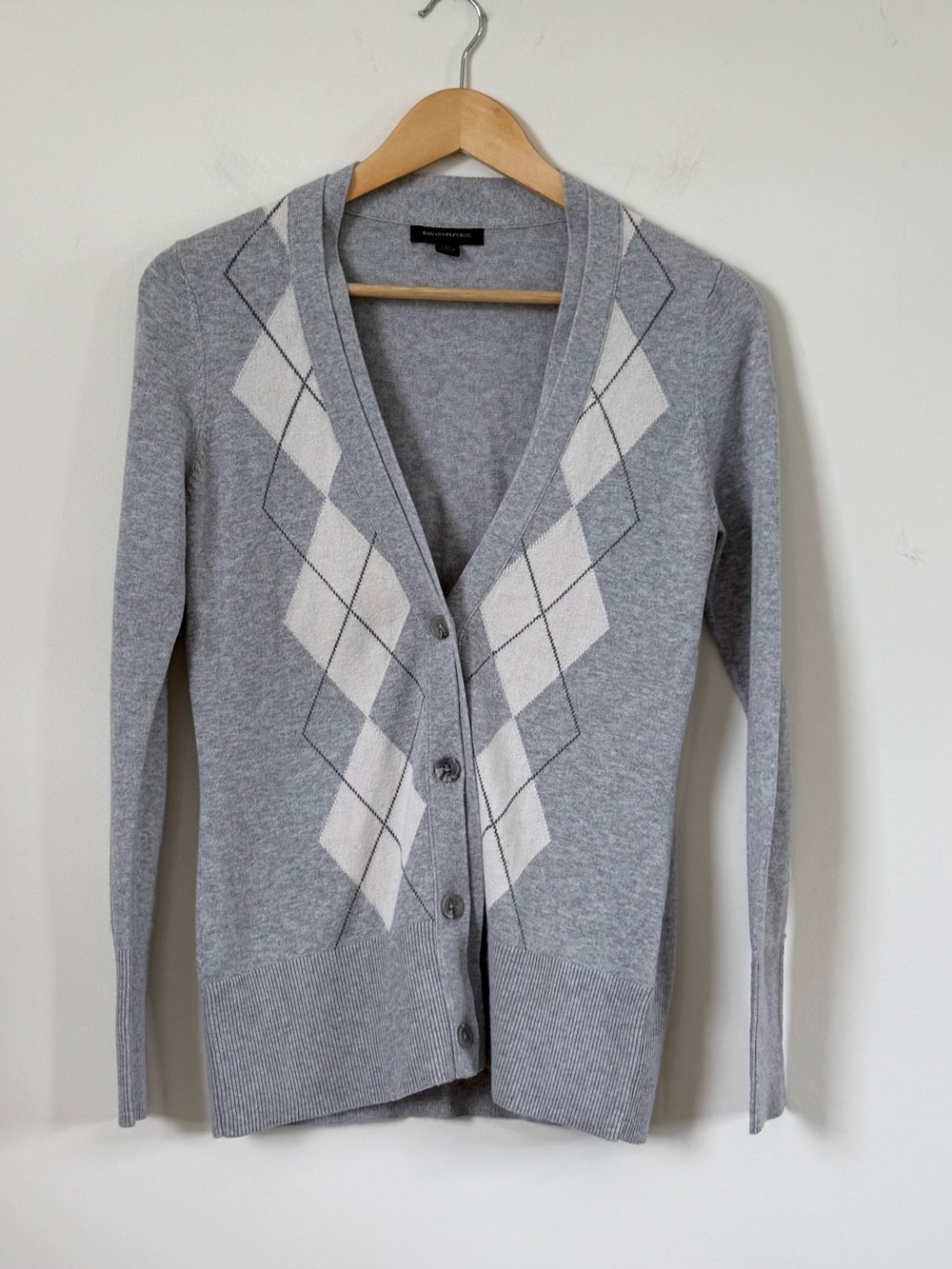 Banana Republic Light Grey and White Argyle V-Neck Preppy Cardigan